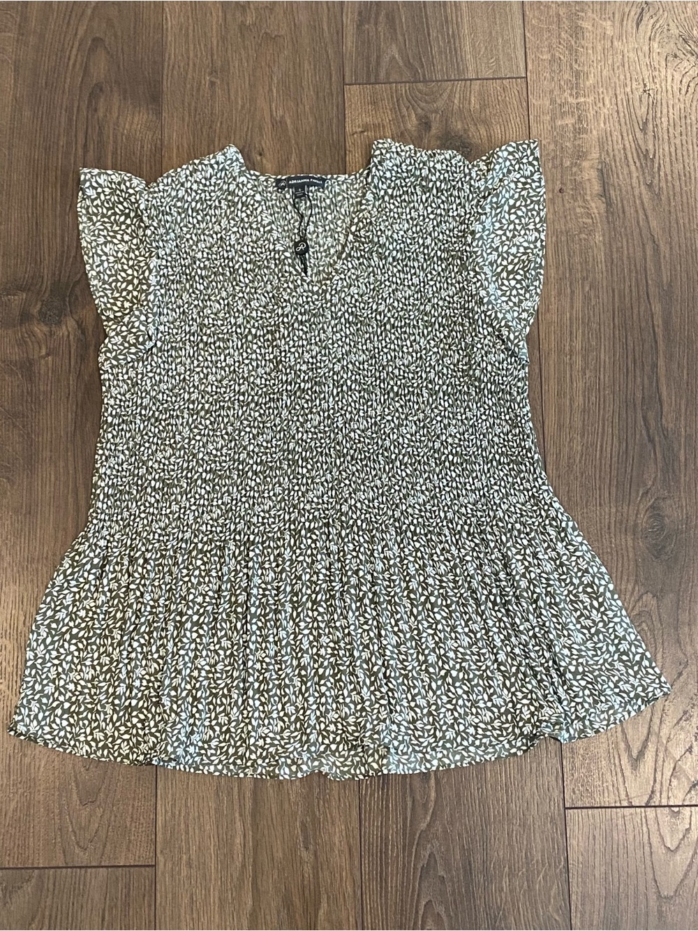 NWT Adrianna Papell Olive Green and White V-Neck Smocked Peplum Top - Picture 5 of 8
